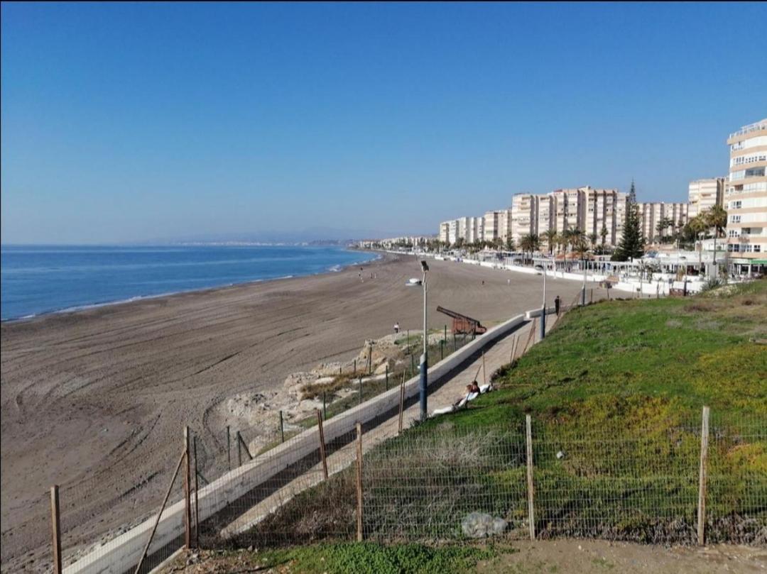 Estudio Torrox Playa- Vistas Al Mar Y Piscina Luaran gambar